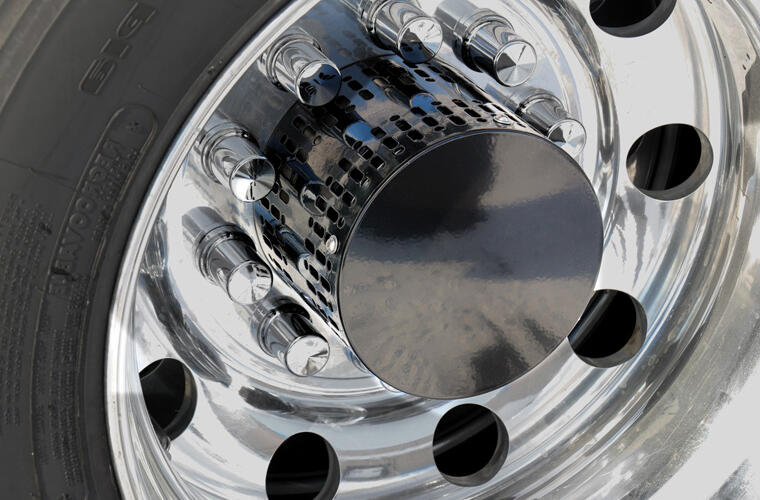 Smooth Face Multi-Fit Style Gloss Black Powder Coated Drive Axle Hubcover