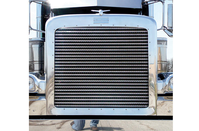 Horizontal Python Grille with 26 Bars for Peterbilt 388/389