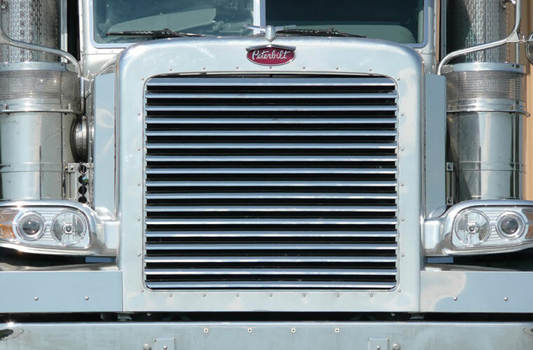 Grille Insert with 17 Louver-Style Bars for Peterbilt 388/389