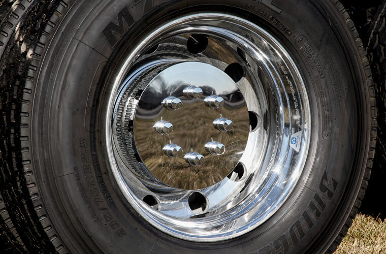 Super Hub Style Polished Stainless Steel Drive Axle Hubcover