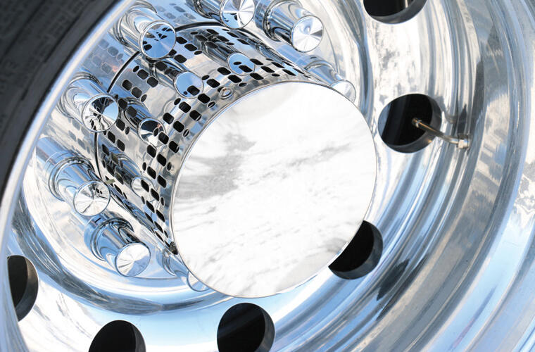 Smooth Face Multi-Fit Style Polished Stainless Steel Drive Axle Hubcover